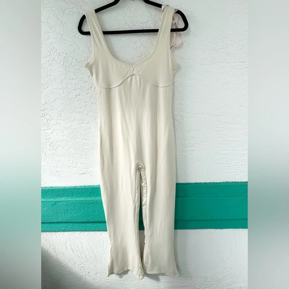 Oh Polly Axelle Sweetheart Neckline Flare Hem Cream Jumpsuit Size 12 NWT - Picture 2 of 12